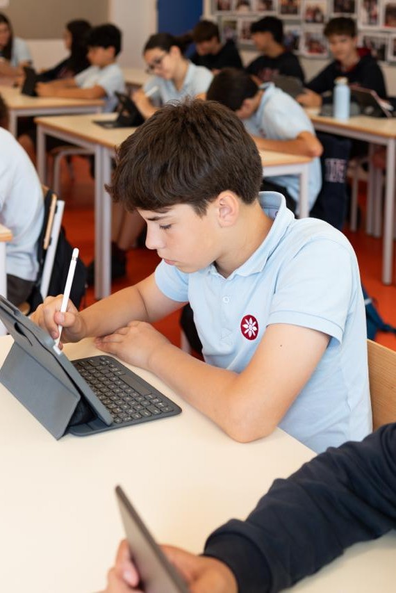Maria Vieira Esteves — Escola do Saber, Colégio João Paulo II